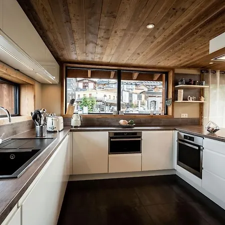 Chalet Superbe Avec Piscine A Moriond